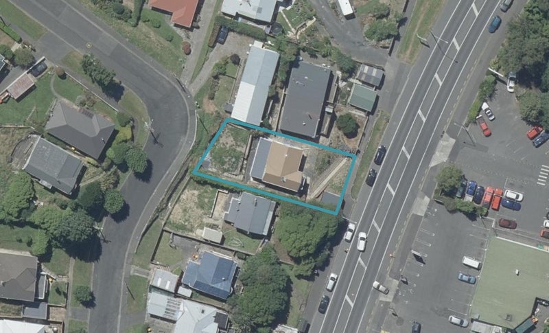 188 Kaikorai Valley Road, Bradford, Dunedin - Carousel 1