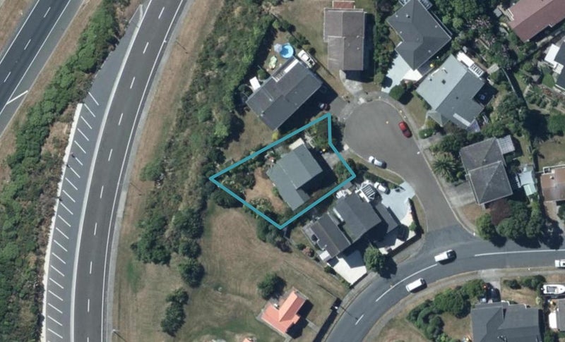 3 Thurso Grove, Papakowhai, Porirua - Carousel 1