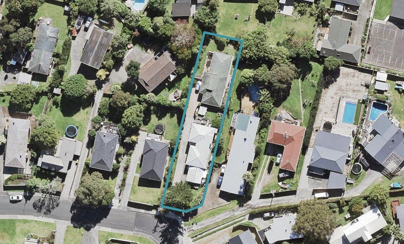 1/13 Mayall Avenue, Beach Haven, Auckland - Carousel 1