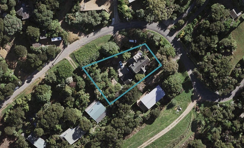 15 View Road, Ostend, Waiheke Island - Carousel 1