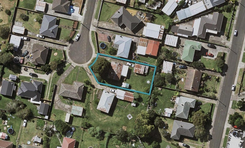 8 Stewart Place, Otara, Auckland - Carousel 1