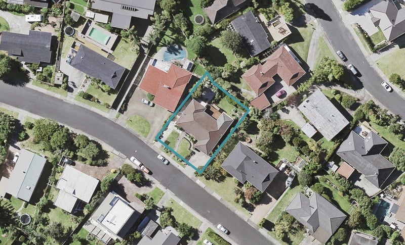 19 Paisley Street, Mellons Bay, Auckland - Carousel 1