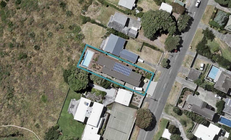 33 Manly Street, Paraparaumu Beach, Paraparaumu - Carousel 1