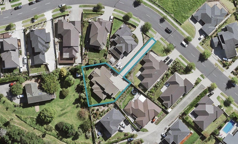 82 Lake Panorama Drive, Henderson Valley, Auckland - Carousel 1
