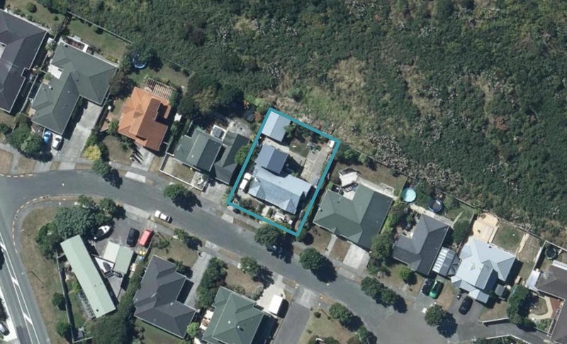 4 Westridge, Camborne, Porirua - Carousel 1