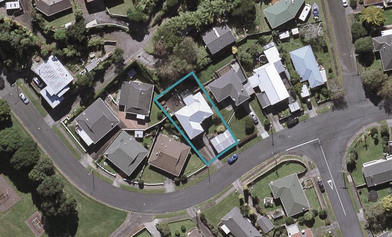 18 Kenmore Street, Westown, New Plymouth - Carousel 1