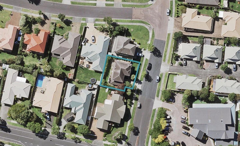 83 Bob Charles Drive, Golflands, Auckland - Carousel 1