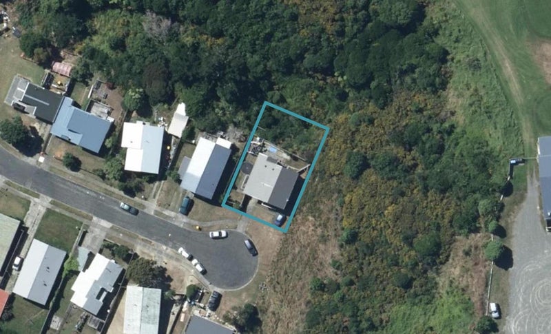9 Keith Hart Grove, Titahi Bay, Porirua - Carousel 1