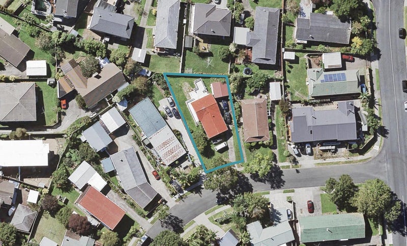 5 Pinero Place, Bucklands Beach, Auckland - Carousel 1