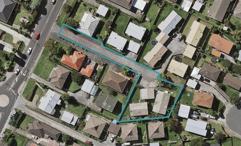 2/0 Barrack Road, Mount Wellington, Auckland - Carousel 1