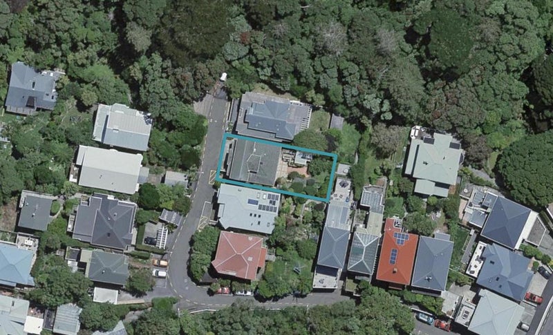 16 North Terrace, Kelburn, Wellington - Carousel 1