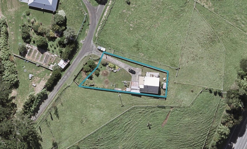 28 Allan Road, Burgess Park, New Plymouth - Carousel 1