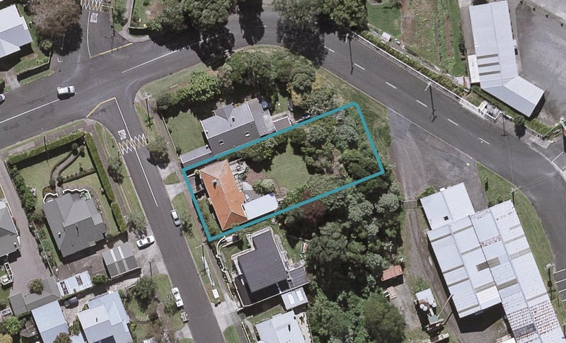 71 Paynters Avenue, Strandon, New Plymouth - Carousel 1