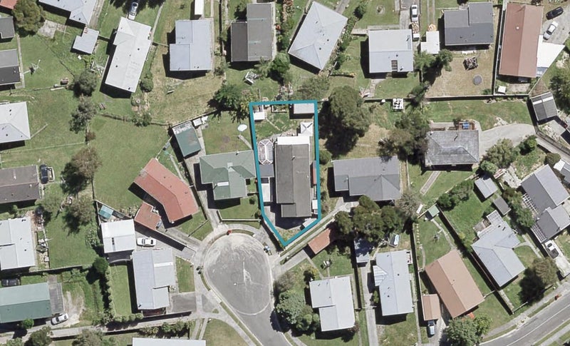27 Blueberry Grove, Timberlea, Upper Hutt - Carousel 1