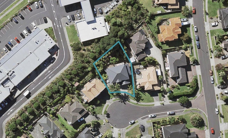7 Errigal Close, Pinehill, Auckland - Carousel 1