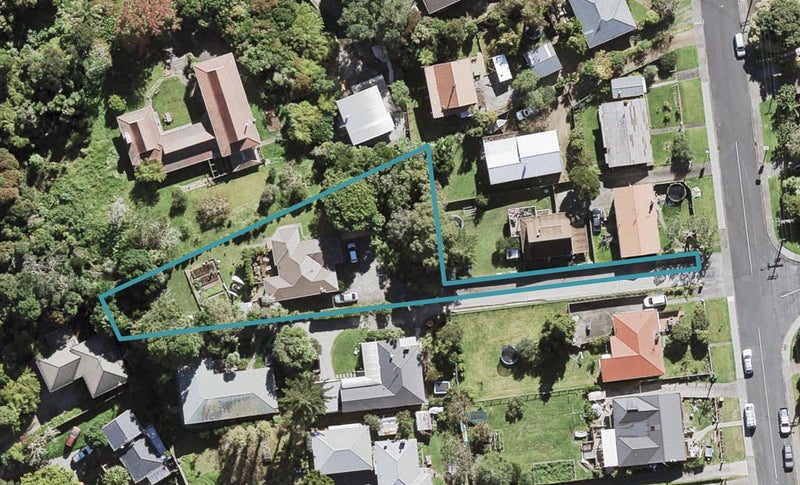 35 Kia Ora Road, Beach Haven, Auckland - Carousel 1