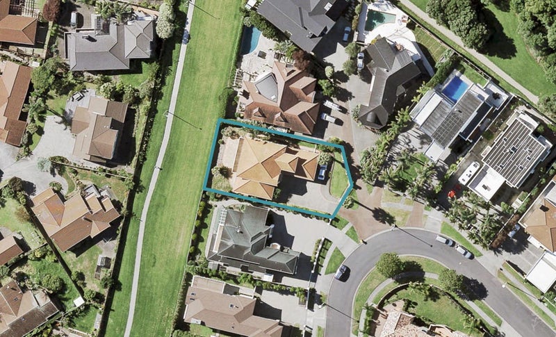 51 Quedley Court, Eastern Beach, Auckland - Carousel 1