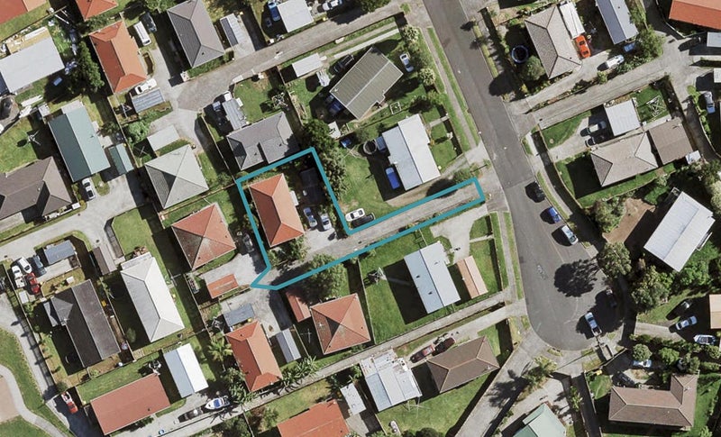 37 Dungarvon Place, Clendon Park, Auckland - Carousel 1