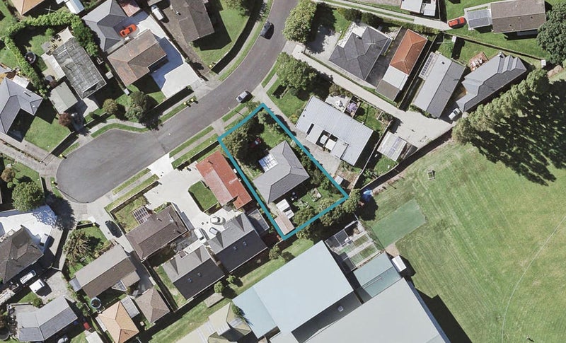 24 Chesley Place, Half Moon Bay, Auckland - Carousel 1