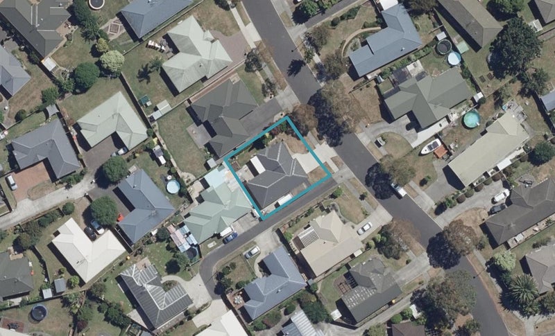 34 Diomede Glade, Flagstaff, Hamilton - Carousel 1