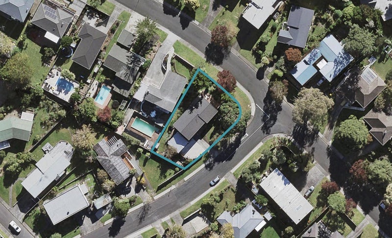 1 Mountbatten Avenue, Hillcrest, Auckland - Carousel 1