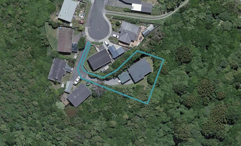 25 Evesham Place, Newlands, Wellington - Carousel 1