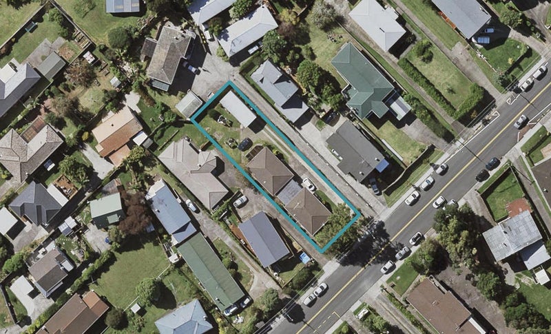 2/214 Sunnynook Road, Totara Vale, Auckland - Carousel 1