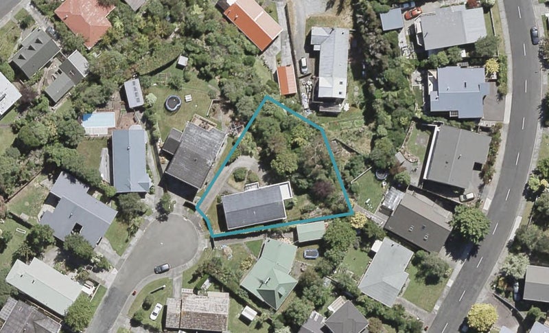 10 Dunrobin Grove, Silverstream, Upper Hutt - Carousel 1