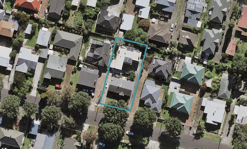 13 Oak Street, Royal Oak, Auckland - Carousel 1