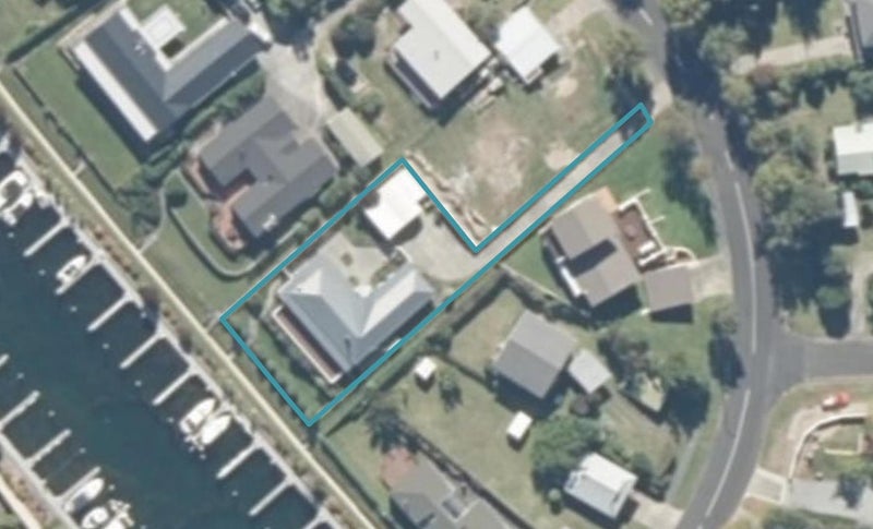 20 Marina Terrace, Kinloch, Taupō - Carousel 1