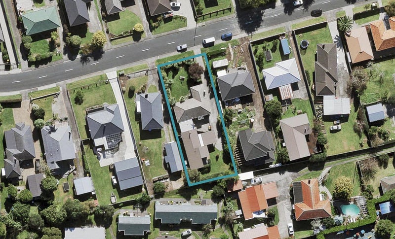 1/10 Moor Avenue, Te Atatu Peninsula, Auckland - Carousel 1
