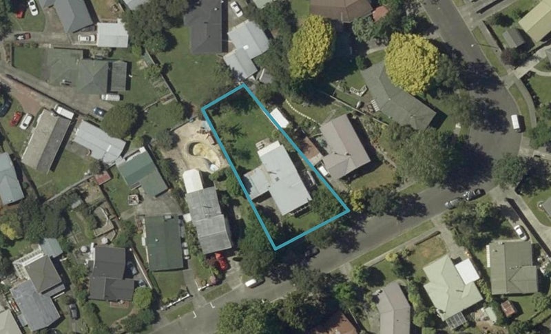 68 Ruamahanga Crescent, Terrace End, Palmerston North - Carousel 1