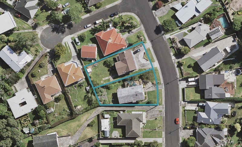 27 Lynmore Drive, Hillpark, Auckland - Carousel 1