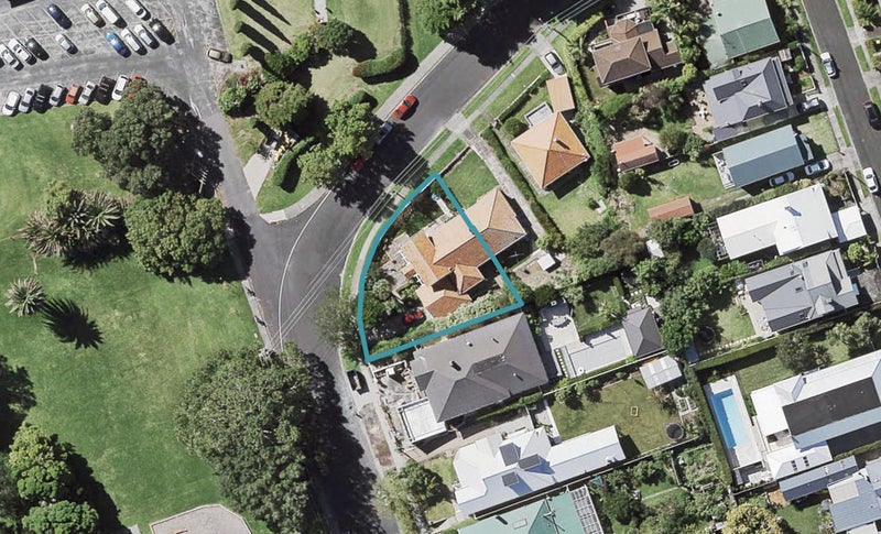16 Derby Street, Devonport, Auckland - Carousel 1