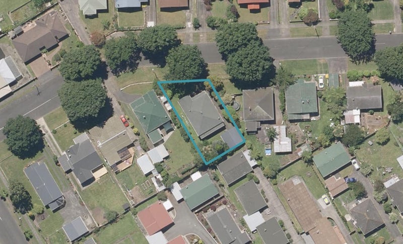 12 Fromont Street, Whanganui East, Whanganui - Carousel 1
