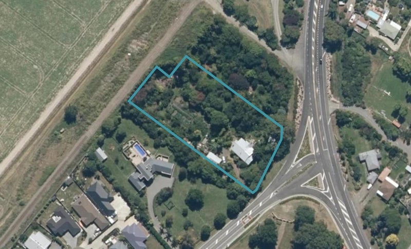 4 Farndon Road, Clive, Clive - Carousel 1