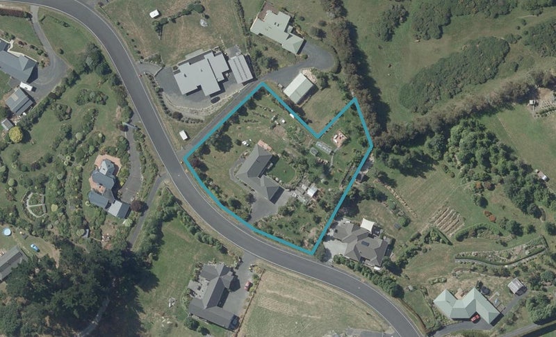 10 Wavy Knowes Drive, Waldronville, Dunedin - Carousel 1