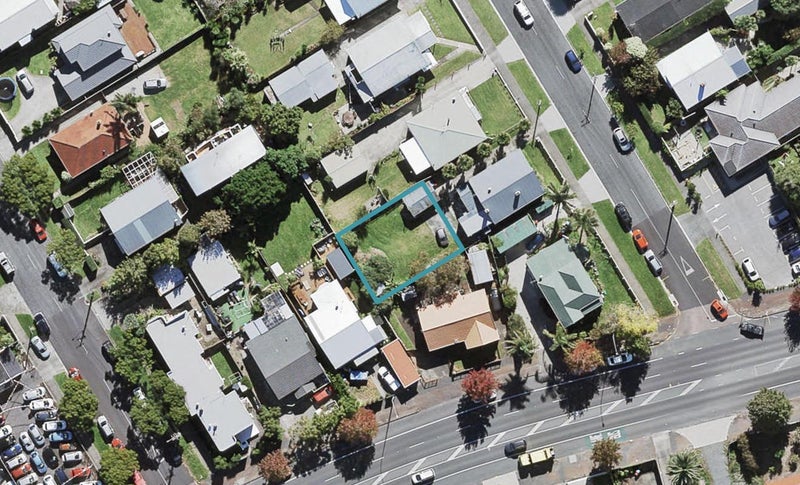 8A Moa Road, Point Chevalier, Auckland - Carousel 1