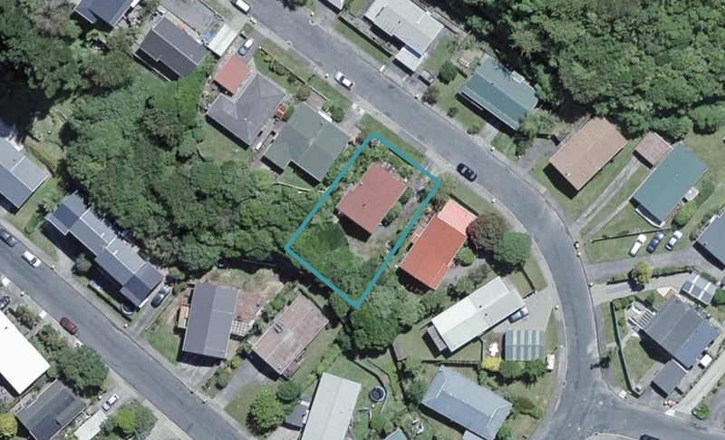 9 Fiona Grove, Karori, Wellington - Carousel 1