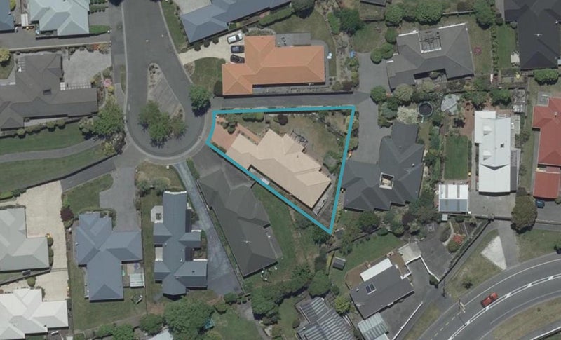 27 Baltimore Green, Shirley, Christchurch - Carousel 1