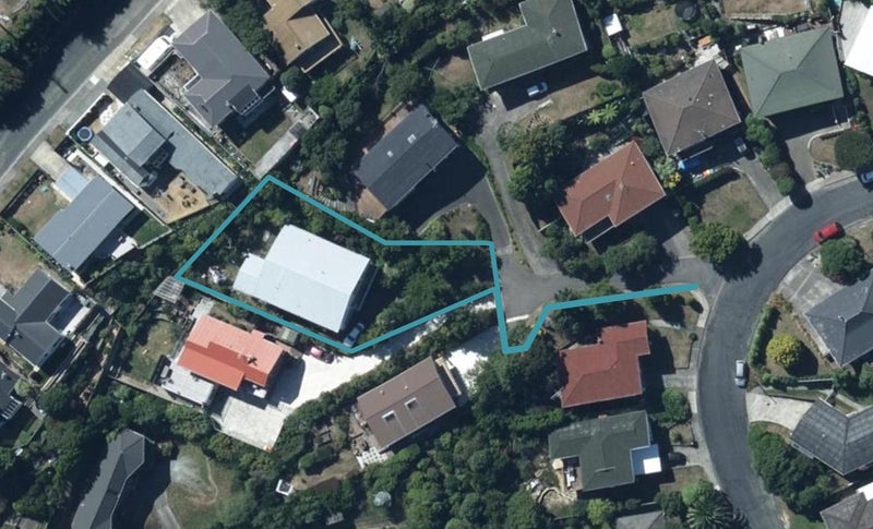 18 Truro Road, Camborne, Porirua - Carousel 1