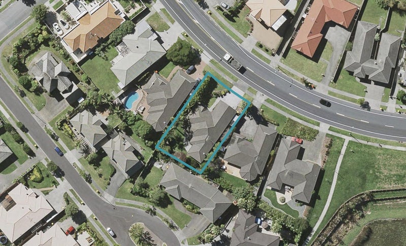 27 Hugh Green Drive, Pinehill, Auckland - Carousel 1