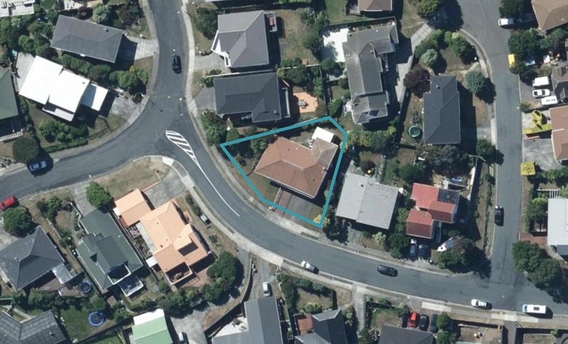 5 Bodmin Terrace, Camborne, Porirua - Carousel 1