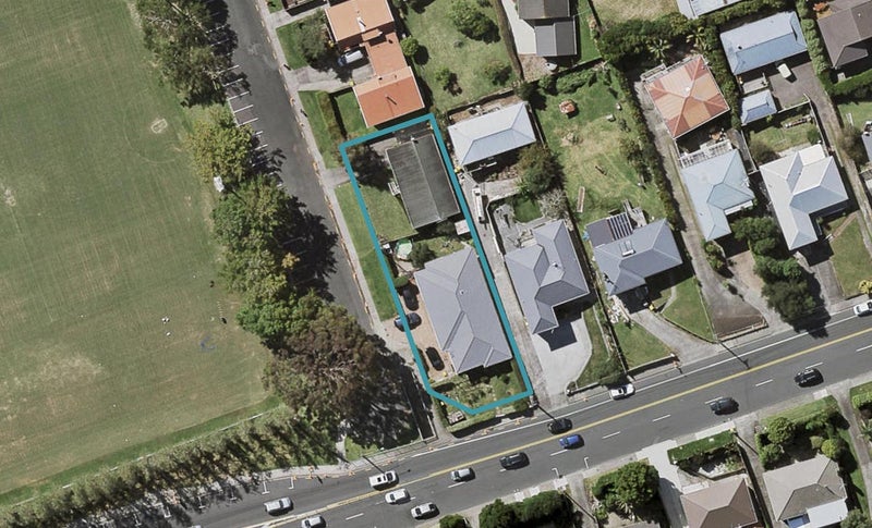 2/27 Tristram Avenue, Forrest Hill, Auckland - Carousel 1