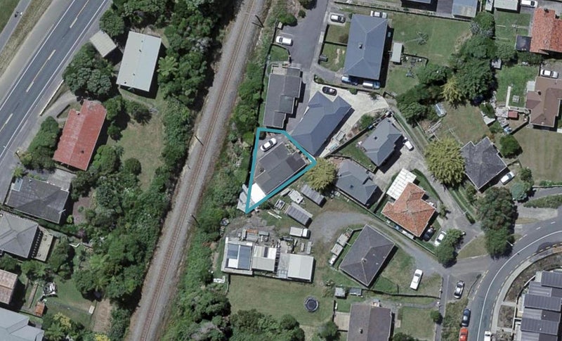 11 Takatimu Way, Johnsonville, Wellington - Carousel 1
