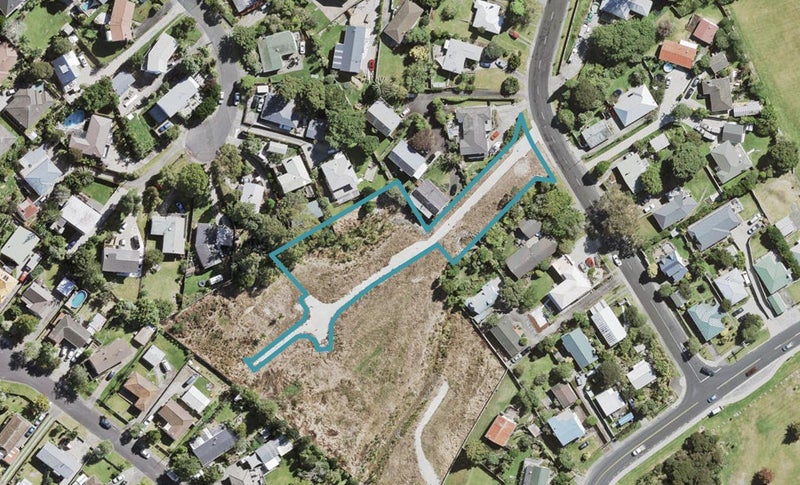 1 Han Court, Glen Eden, Auckland - Carousel 1