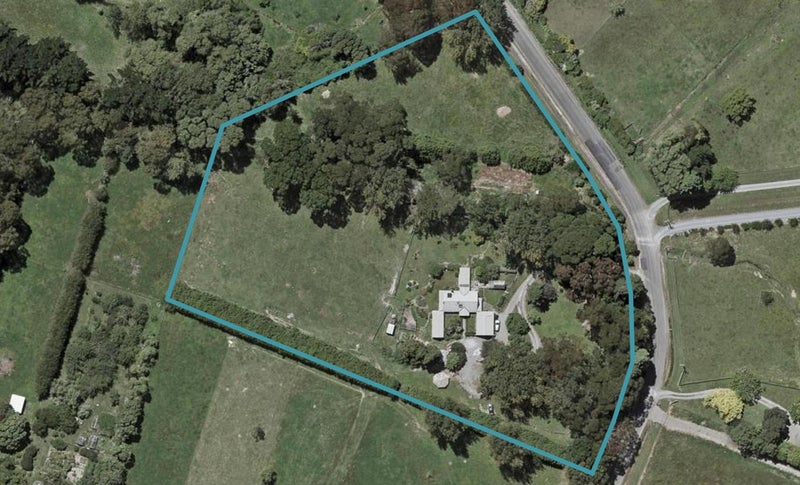35 Greenwood Boulevard, Otaki - Carousel 1