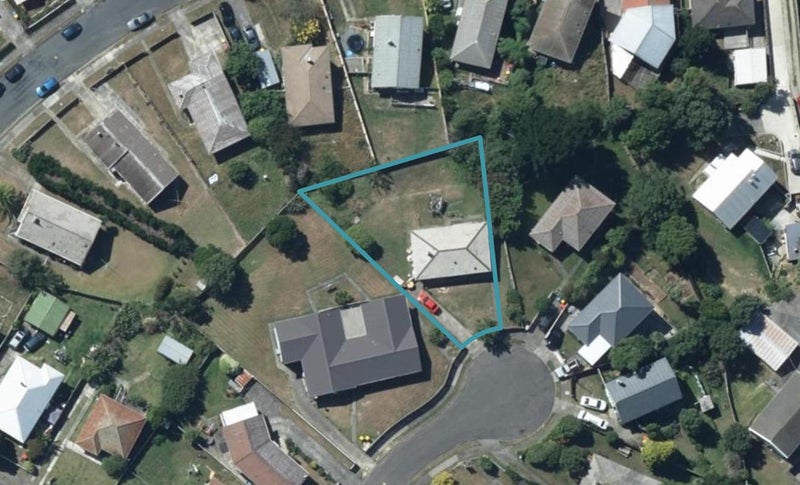 9 Tau Grove, Takapuwahia, Porirua - Carousel 1