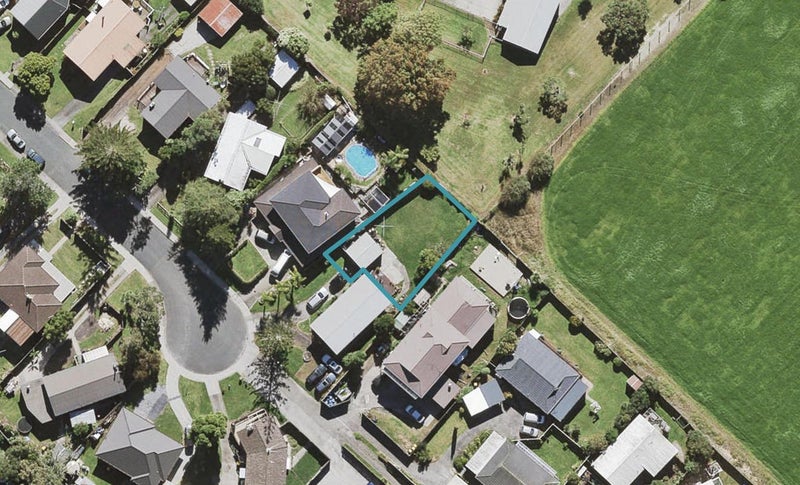 15C Ashbourne Place, Glendene, Auckland - Carousel 1