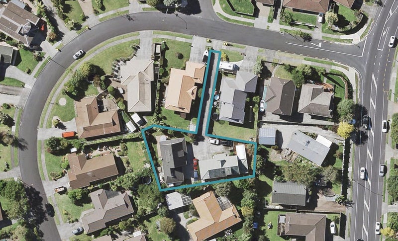 2/6 Pinewood Grove, Botany Downs, Auckland - Carousel 1